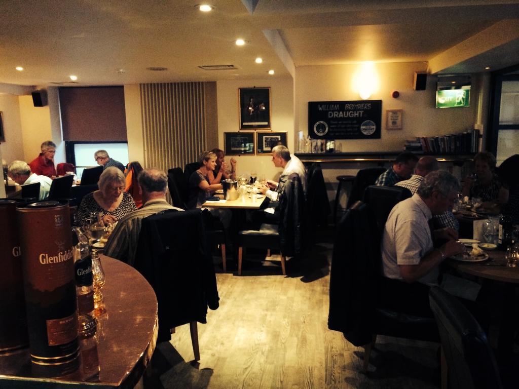 The Pipers' Tryst Hotel Glasgow Kültér fotó